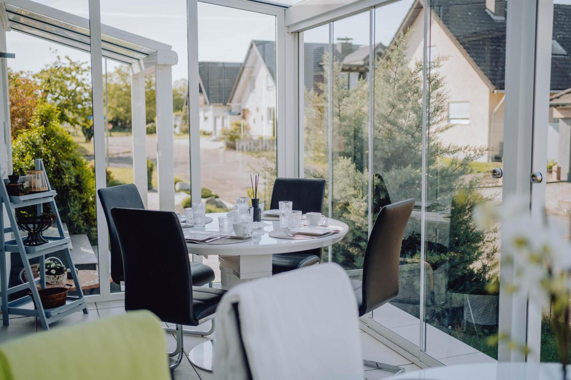 Pension Sterntaler Rheinhausen Exteriör bild