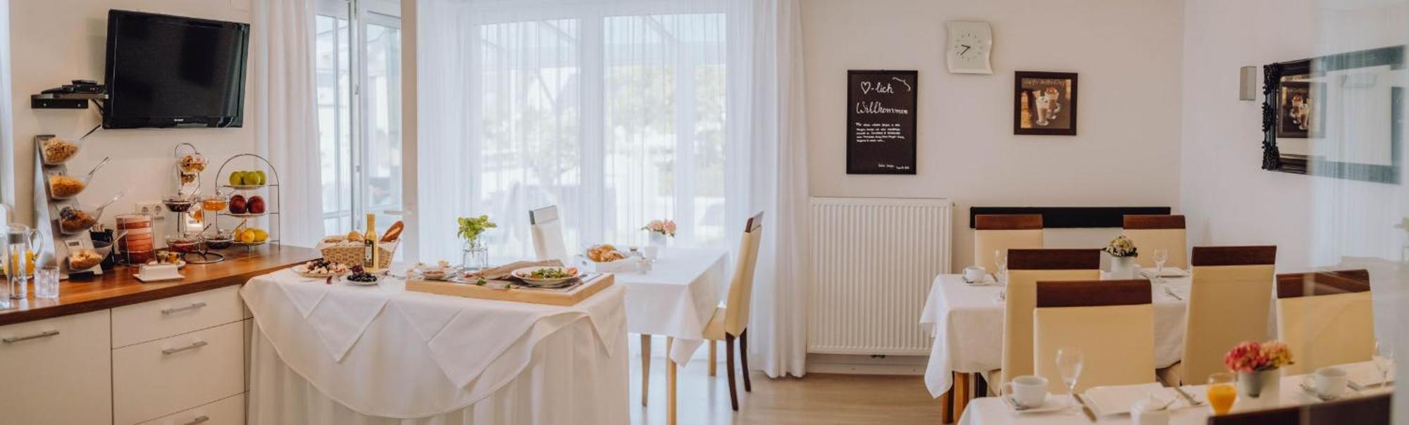 Pension Sterntaler Rheinhausen Exteriör bild